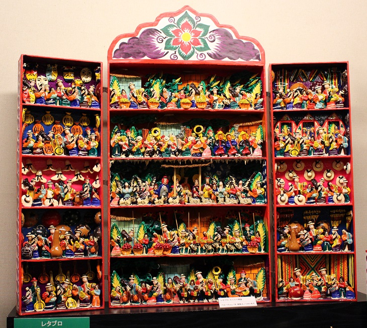 販売特価Mabilon Jimenez ペルー 祭壇 レタブロ ビンテージ 箱型 民芸品 置物