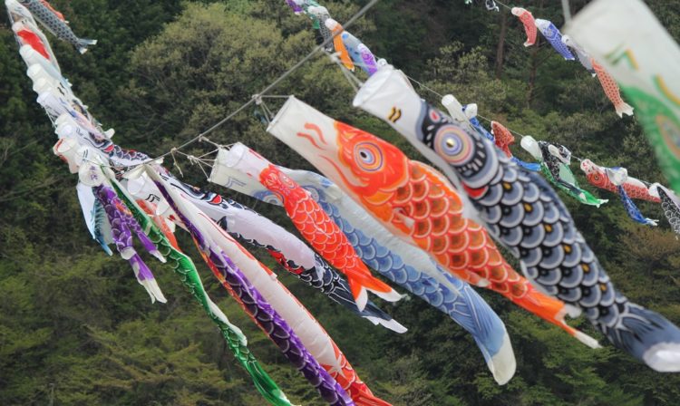 五月の空の鯉のぼり 日本玩具博物館