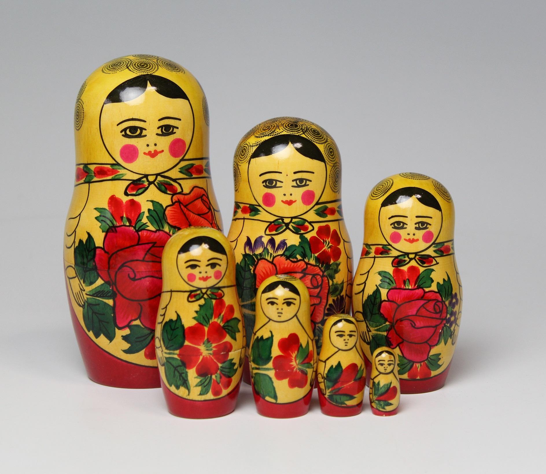 944円 人気カラーの NUOBESTY 5個のロシアの入れ子人形の女の子マトリョーシカのおもちゃの木の積み重ね入れ子の5個の手作りのおもちゃ家の装飾