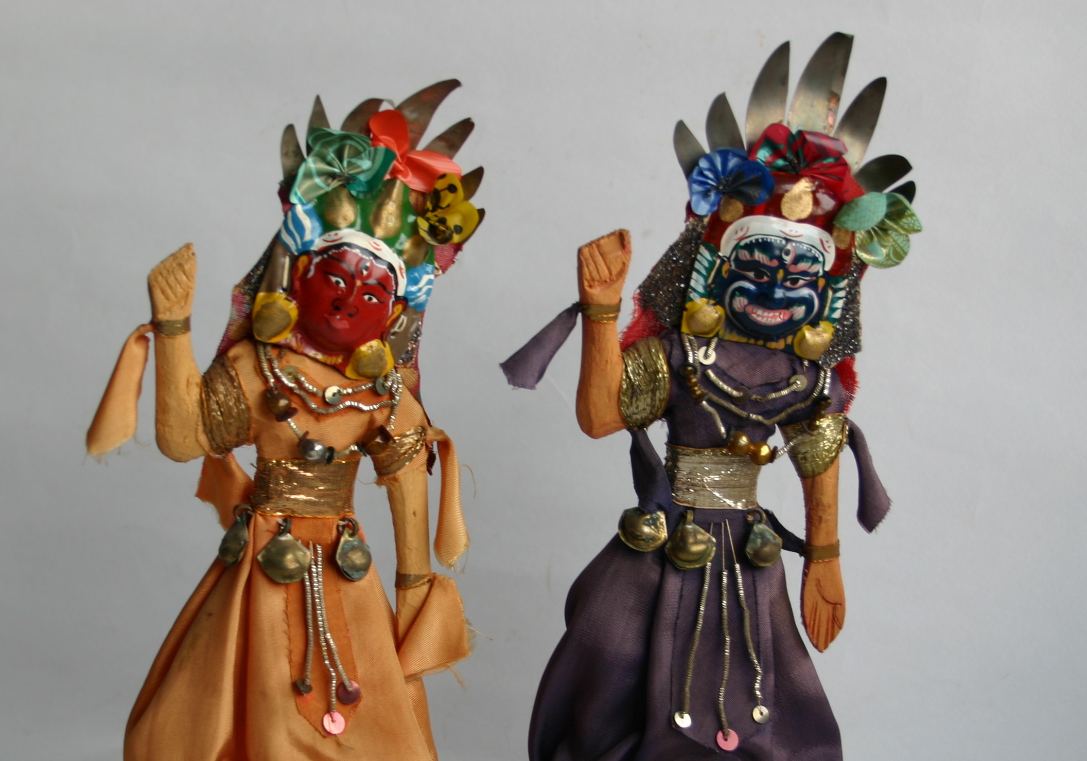【希少・一点物】ルーマニア 伝統民俗行事 悪魔祓いのお面マスク 東欧骨董 世界の仮面とまつりの玩具」 | 日本玩具博物館