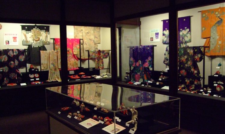 子どもの着物にまつわる習俗 | 日本玩具博物館
