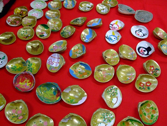 王朝あそび「貝合わせ」 | 日本玩具博物館
