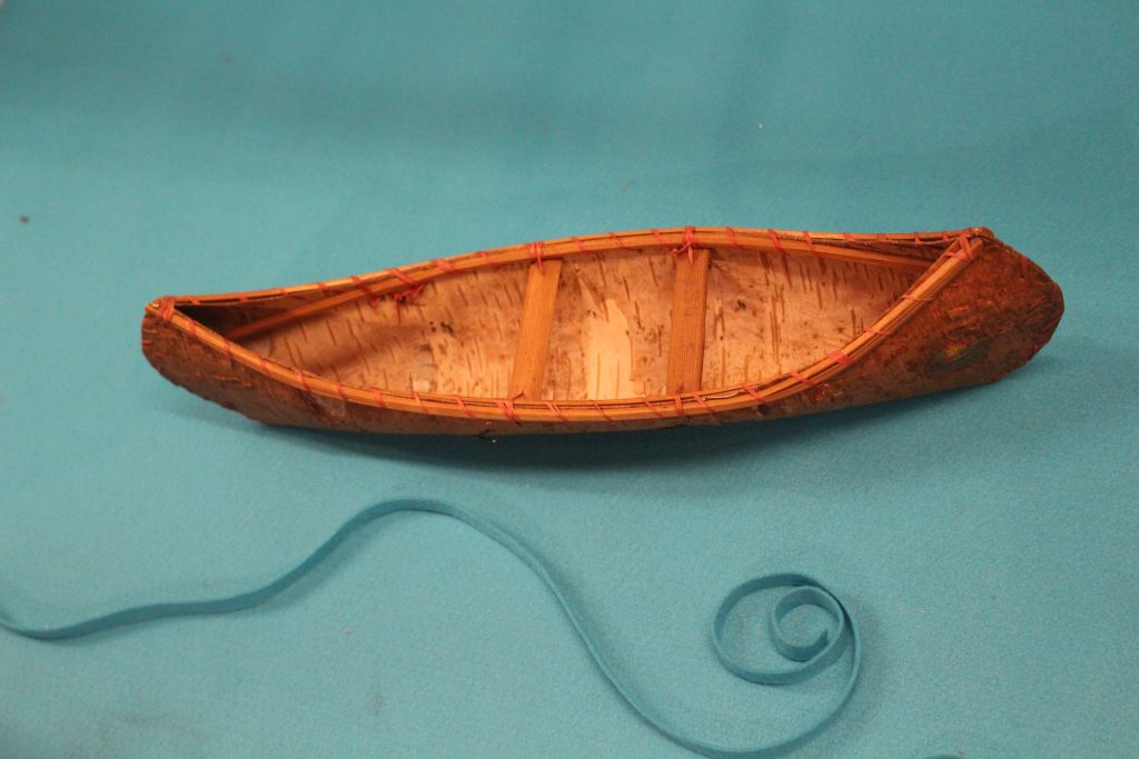 北方民族のバーチ・バーク・カヌー（Birch-Bark Canoe）」 | 日本玩具