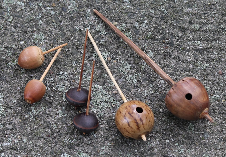 木の実のこま 日本玩具博物館