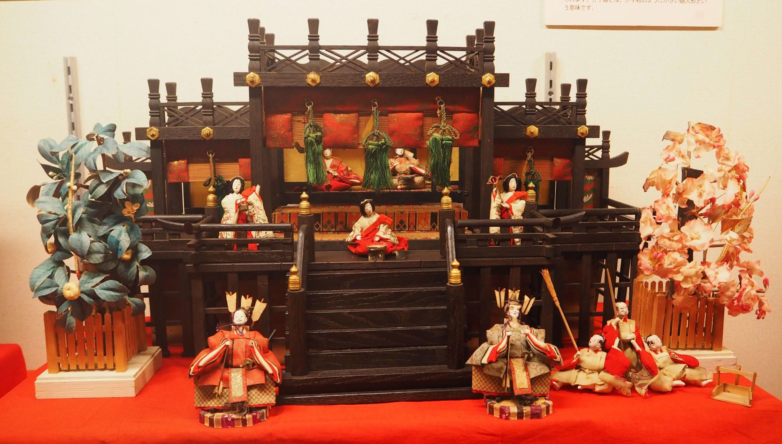 源氏枠飾りと芥子雛」 | 日本玩具博物館