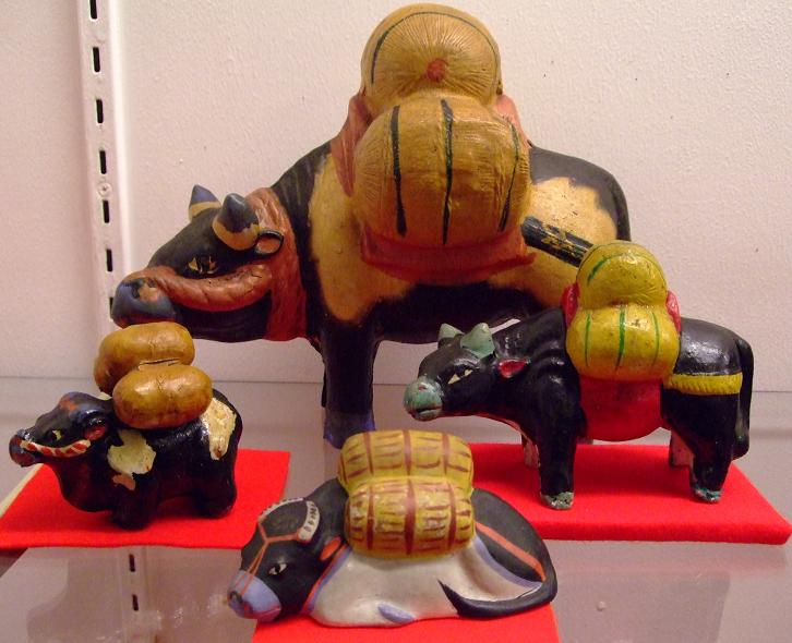 土人形　郷土玩具　張子　戎（恵比寿）人形　江戸期　天保十二年丑年（１８４１年）の銘 びんごやさん: 郷土玩具の材料２