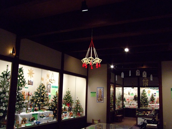 フィンランドのクリスマス飾り ヒンメリ 日本玩具博物館
