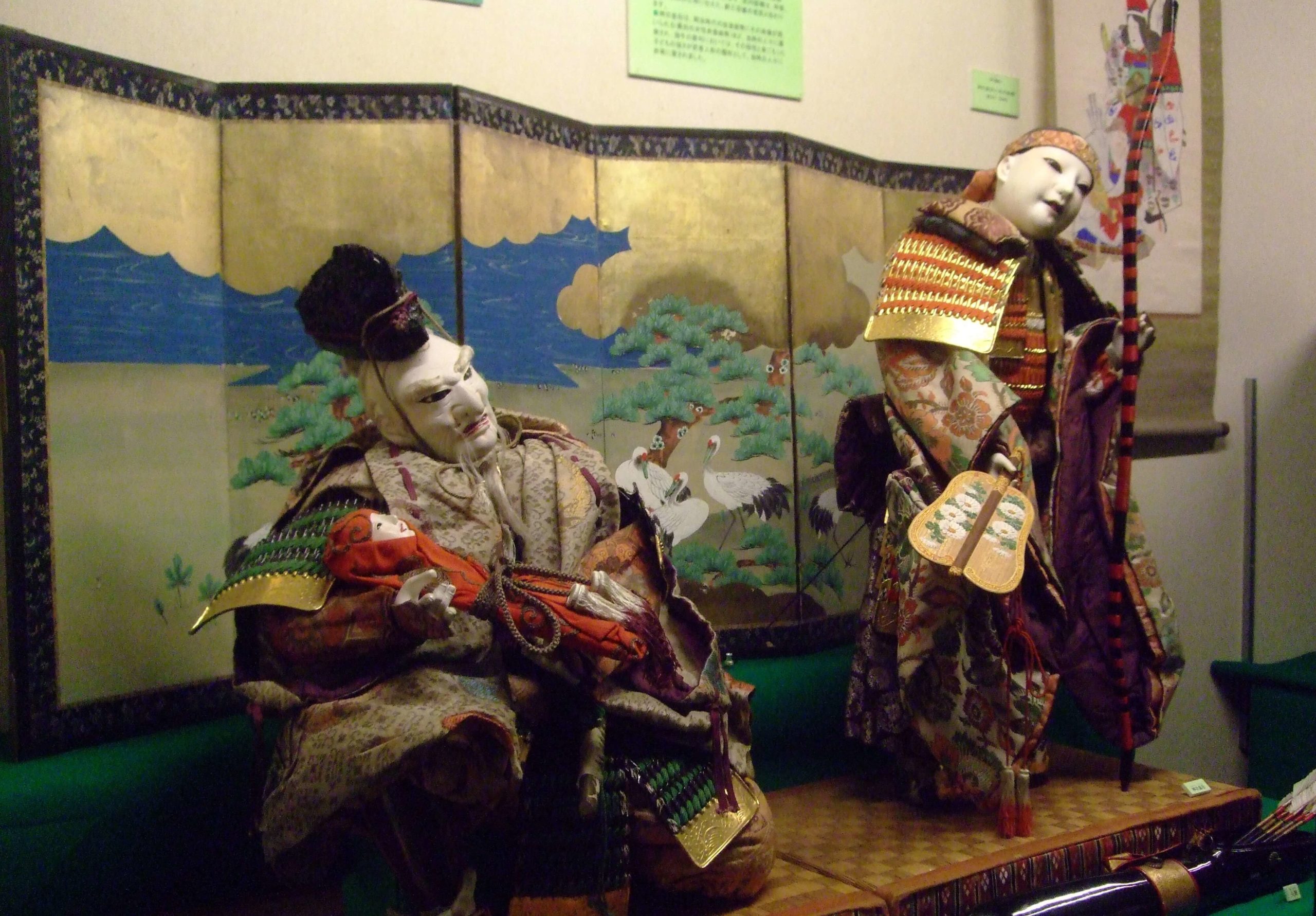 武者人形・神功皇后（じんぐうこうごう）と武内宿禰（たけうちのすくね）」 | 日本玩具博物館