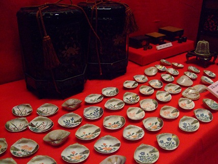 雛道具「貝桶と合わせ貝」 | 日本玩具博物館