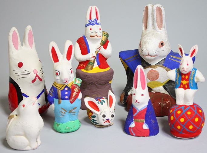 新春の企画展準備中～12年ぶりの兎たち～ | 日本玩具博物館