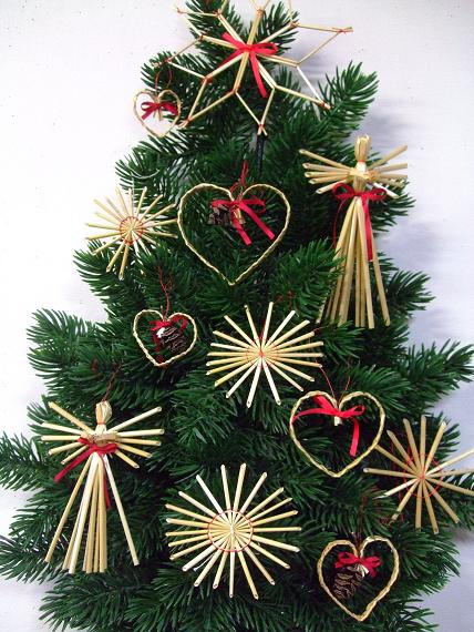 キリスト生誕のクリスマス飾り オリーブ材 ベツレヘム製 手彫り