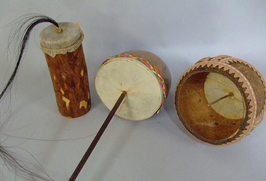 世界の太鼓と打楽器 形と音色 日本玩具博物館