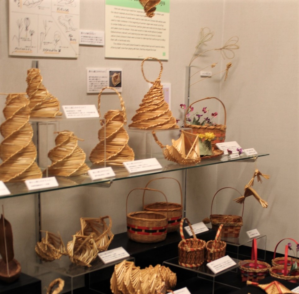 草花あそび伝承会のこと 日本玩具博物館