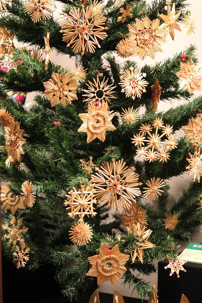 LEDMOMO 4個ミニ樹脂クリスマス装飾品雪だるまミニチュア装飾水槽水族館風景装飾