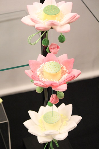 「ちりめん細工とつるし飾り展」―華やかさに感動の声 | 日本玩具博物館