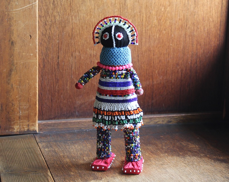 ンデベレ族のビーズ細工人形」 | 日本玩具博物館