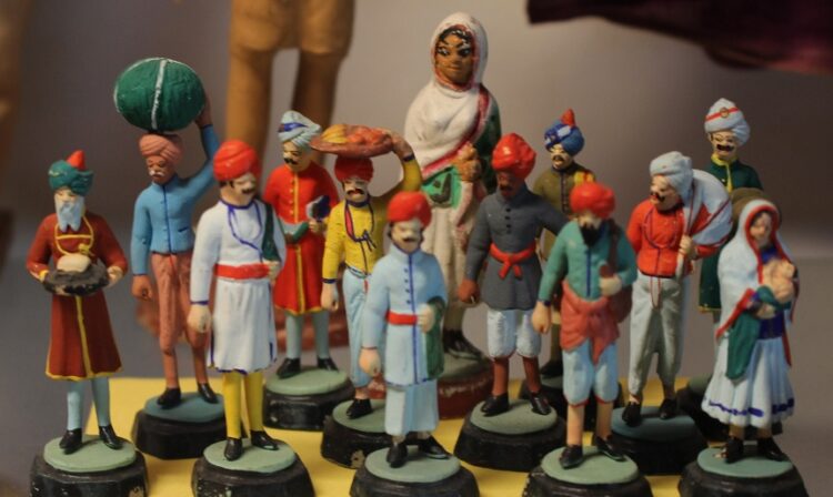 尾崎織女学芸員著の 世界の民芸玩具 に感動 日本玩具博物館