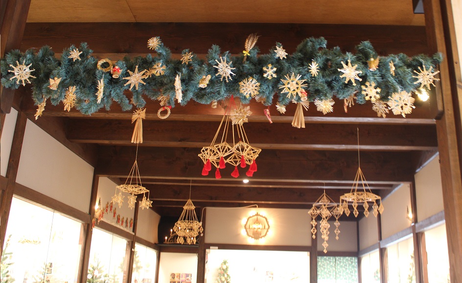 手作りのクリスマスオーナメント その4 麦わら細工のモビール 日本玩具博物館